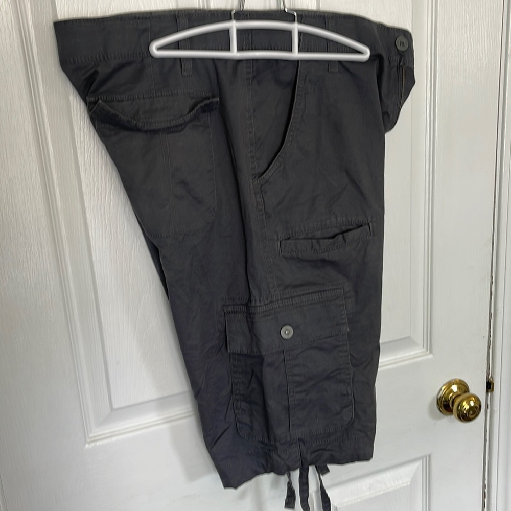 Mens Gray Cargo shorts -size 34